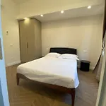 Pm 57 Via Vittorio Locchi Guest House